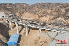 兴保铁路复线开通试运行